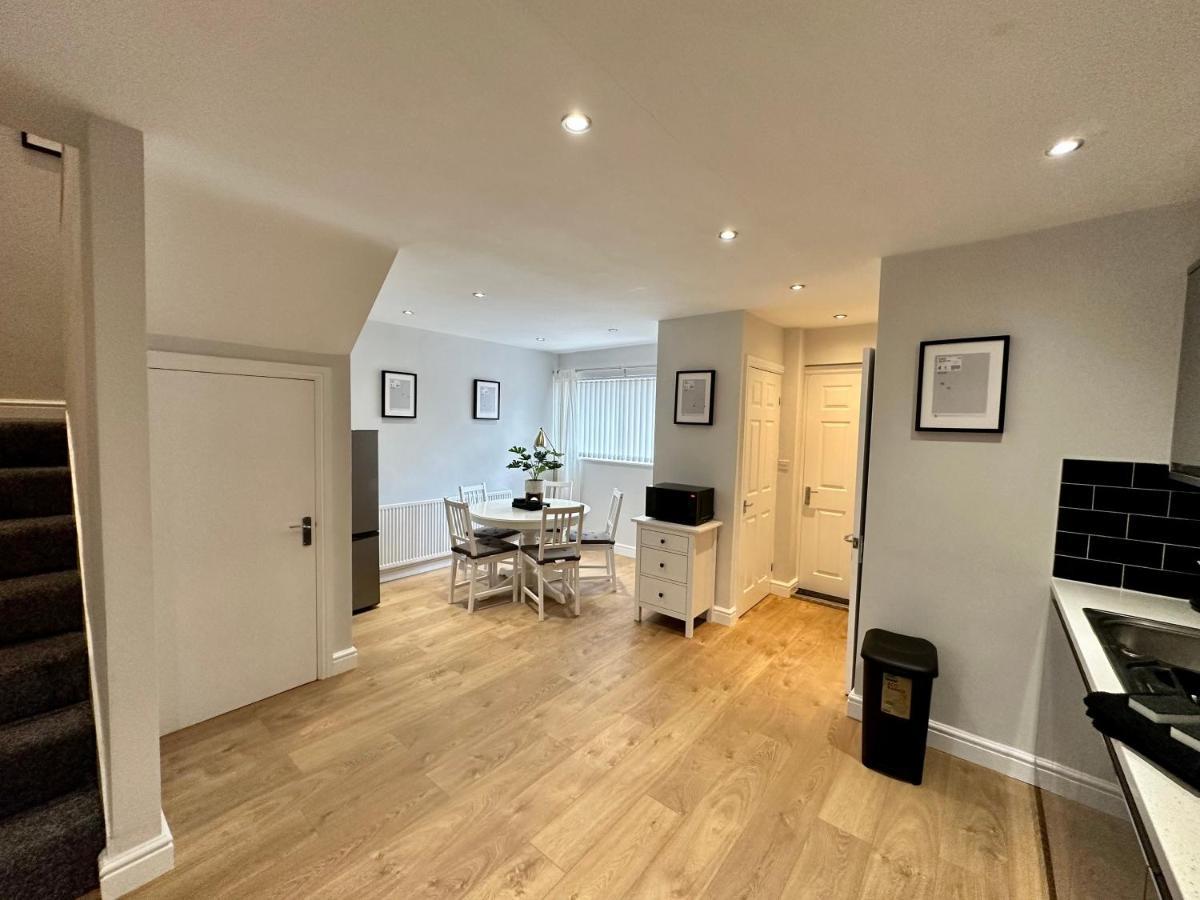 Villa Charming 3-Bed House In Newcastle Upon Tyne Exterior foto