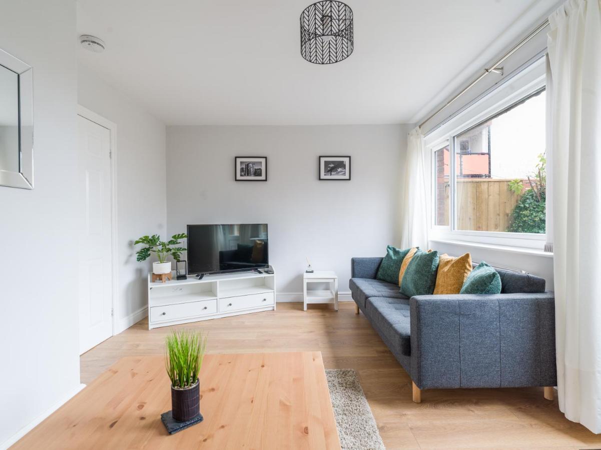 Villa Charming 3-Bed House In Newcastle Upon Tyne Exterior foto