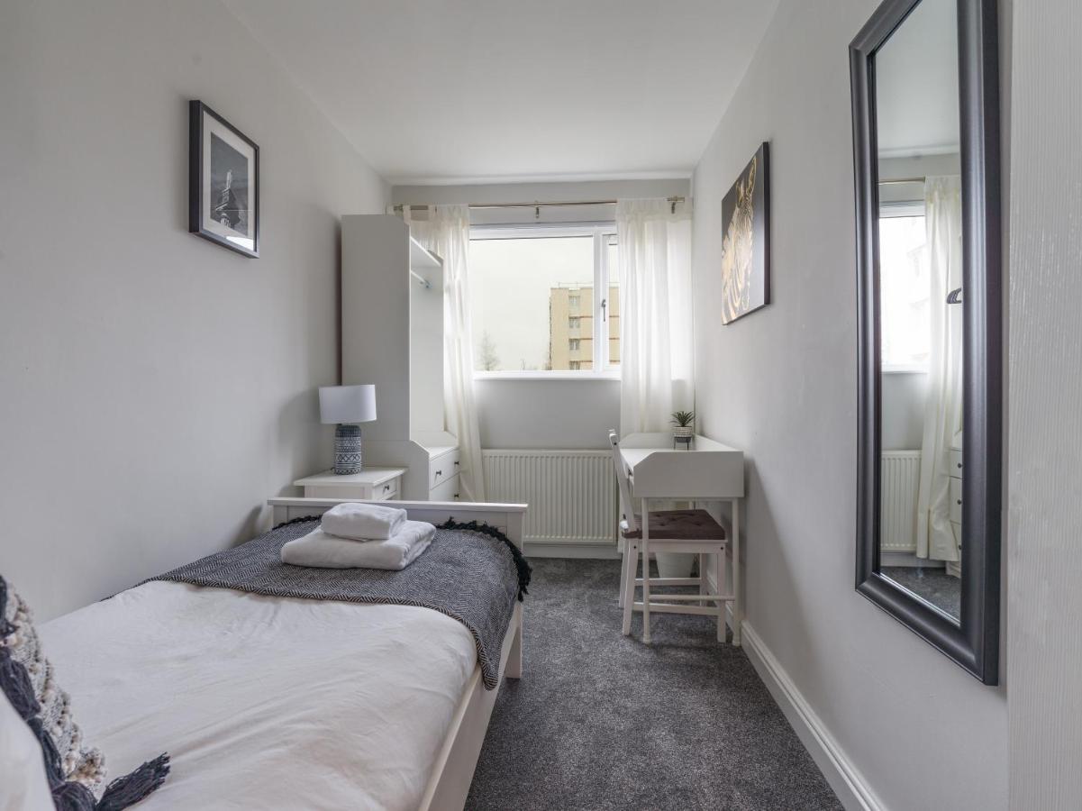 Villa Charming 3-Bed House In Newcastle Upon Tyne Exterior foto
