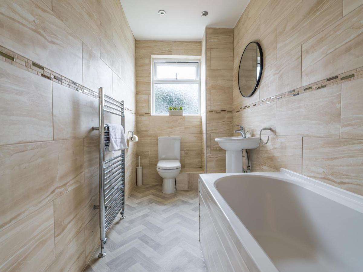 Villa Charming 3-Bed House In Newcastle Upon Tyne Exterior foto