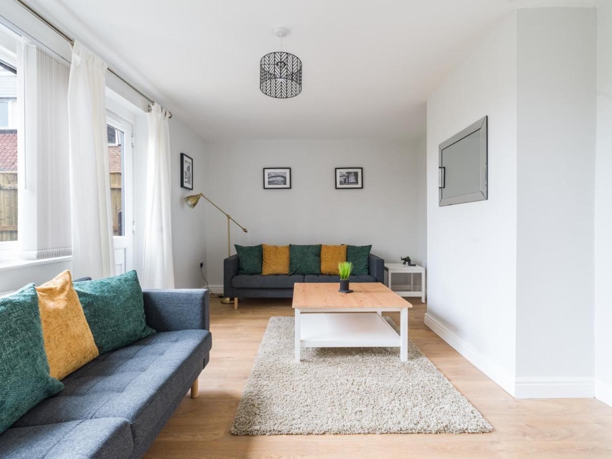 Villa Charming 3-Bed House In Newcastle Upon Tyne Exterior foto